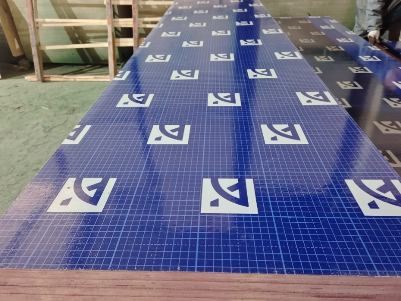 Plastic plywood